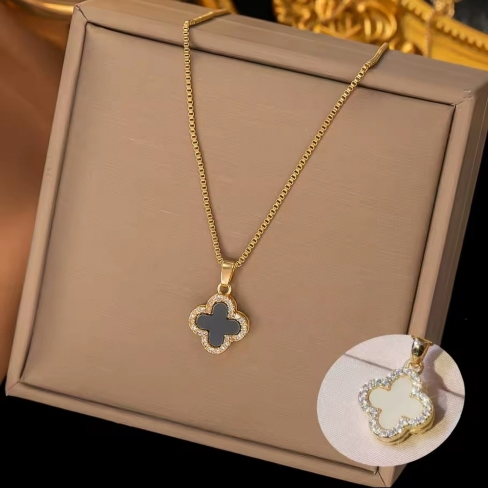 Elegant Gold White  and Black Clover Pendant Necklace
